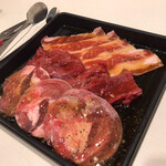 Yakiniku Juujuu Karubi - 