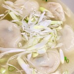 Tenkou Gyouzabou - スープ水餃子です　ホッとする味なんですよね　スープでも呑めます（笑）