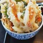 山海里 - 開運丼（横から）