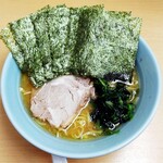 秀吉家 - ラーメン650円麺硬め。海苔増し50円。