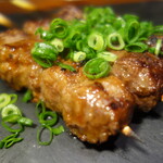 홋카이도 도카치산 '도요니시 소'의 갈비꼬치 '검정 마늘' 공급 소스 1개
