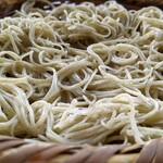 石臼挽き蕎麦香房 山の実 - 生粉打ちそば