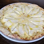 石臼挽き蕎麦香房 山の実 - 季節のピッツア（信州りんごのピッツア）