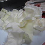 炭火焼肉 てんぐ - キャベツはサービスお替わり自由