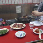 炭火焼肉 てんぐ - 店内の様子