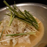 和洋飯 NukuNuku - 『鶏白湯スープ炊き餃子』