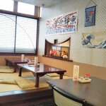 海鮮どんや とびしま - 小上がり席