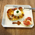 caffe  dolce - イチジクのクラフティー
バイラアイス添え300円