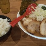 とんこつみそラーメン 魂心や - 赤味噌チャーシューメン ライスは食べホ