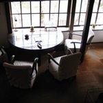 茶房 天井棧敷 - 窓際テーブル