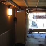 亀の井別荘 - 通路