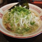水田商店 - 横から。いい感じのねぎ山ですな。