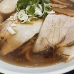 津軽煮干中華蕎麦 サムライブギー - 極太麺の煮干し中華（アップ）