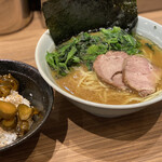 横浜ラーメン 渡来武 - 