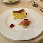 パリのワイン食堂 - スフレチーズケーキ