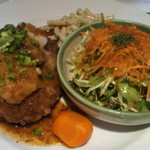 キッチンビッキー - おろしハンバーグランチ（８８０円）、ニンジンサラダ久々に食べて美味しい。