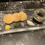 Teppanyaki Yamanami - ②前菜：キャビア 鉄板で焼いたパンケーキと共に