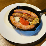 ピザ&グリル カマローネ - 「釜焼きソーセージ」800円税込み