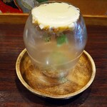 クーリエール - 3種のホワイトコーン～ホワイトコーンのクリーム・焼き上げたホワイトコーン・ホワイトコーンを混ぜ込み揚げたレンコン饅頭・マイクロセルフィーユ