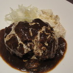 銀座プティカイユ - 黒毛和牛のハンバーグ（１０００円）、デミグラスソース