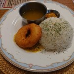 あちゃーる - チキンコフタカリーセットのご飯ほか