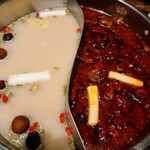中国火鍋専門店 小肥羊 - 大鍋（白湯と麻辣スープの2種類）
