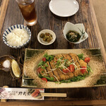 Shunka Shunsai Nobushi - 養老とんかつ(塩)+ライス+烏龍茶+小皿+漬物
                        全部で(¥1880)