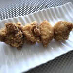 岩瀬惣菜店 - ◆からあげ串(200円・・鶏肉も柔らかく、下味もしみていて美味しい唐揚げ。