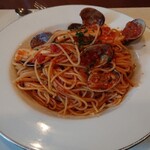 アチェーロ - 魚介類のトマトソース大盛り