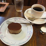 Kanda Kohi En - ケーキと珈琲