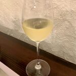 Osteria Oliva Nera a TOKYO - ヴェネツィア直送樽生ワイン白（グラス） ¥500
