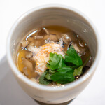 h Sushi Fukuju - 帆立の茶碗蒸し 茸の餡掛け、 ずわい蟹と三つ葉