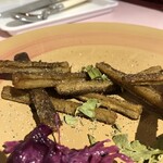 ニューローズ - ごぼうのフリット～黒トリュフ塩～　780円