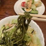レストラン 藤乃 - 麺は茶そば。