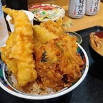Sakanaya Shokudou Urokojuu - 天丼。濃いめのタレです。