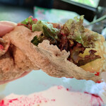 K.Cダイニング - 手で巻き巻きして食べます♪