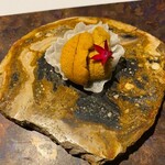 ラ・ヴァガボンド - 米粉のチップスにのる利尻島の雲丹