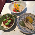 志蕎庵 江月 - 季節の前菜。手前左側の湯葉味噌が名古屋らしい。