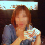 猫系美女のTさん。　Facebookは、モザイクなし、食べログは、モザイクあり。　カルチャーの違いだね。
