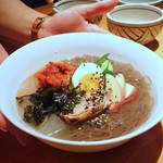 飛鳥 - 冷麺は、分け分け～。