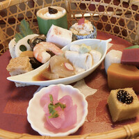 韻松亭 - チマチマっとしたお料理がたくさん