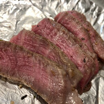 信濃屋 喜多見駅前店 - 松坂牛シャトブリ、低温湯煎でローストビーフに