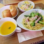 Gatti amando - ◆「パスタセットとデザート盛合せ」◇⑨「ベーコンと緑の野菜のペペロンチーノ」