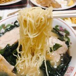 赤城食堂 - 麺リフト
