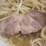 ラーメン二郎 - 豚