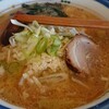 Totsugeki Ramen - 味噌ラーメン(￥800、Wチーズ￥150)。
                お店で一番注文されているのは味噌ラーメンです。