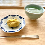 前松堂 - 栗きんとんと緑茶