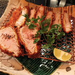 とんかつ マンジェ - 主役のTOKYO-Xがなんと後ろに　3980円