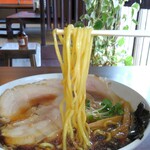 Ramenchuuboudai - 黒しょうゆラーメン、麺リフト