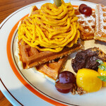 カフェ フーゴ - 【2020/9】大浜みやこのかぼちゃモンブランワッフル